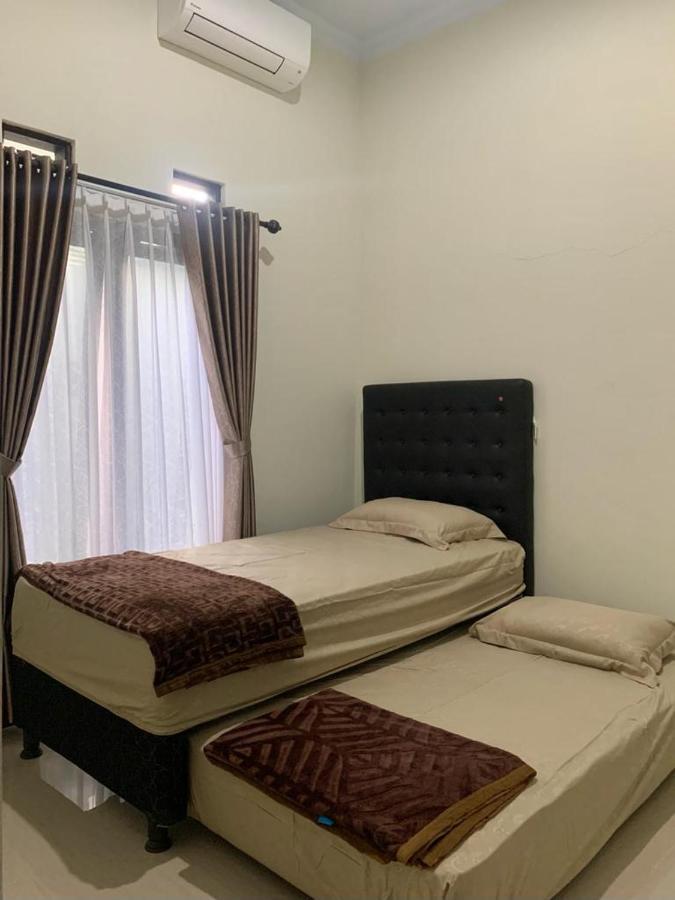 Guest House / Homestay Bukit Mutiara Residence Ngingas Екстер'єр фото