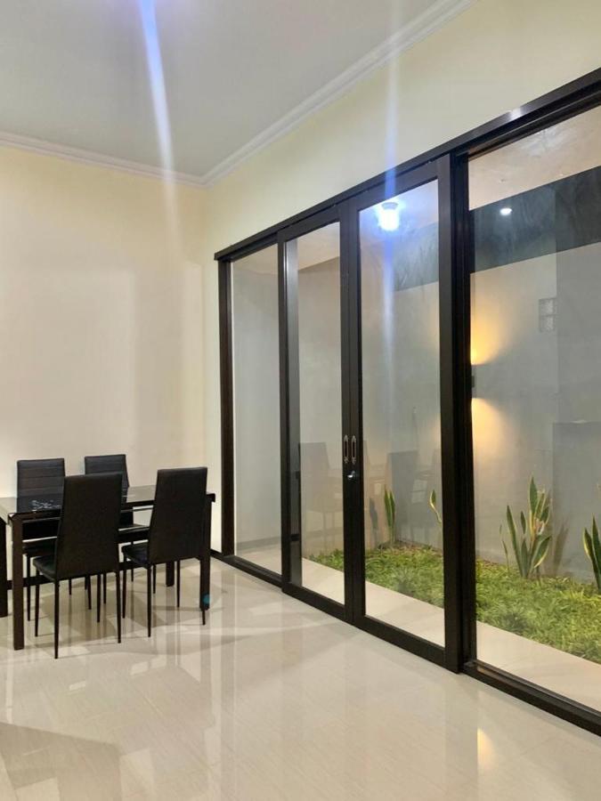 Guest House / Homestay Bukit Mutiara Residence Ngingas Екстер'єр фото